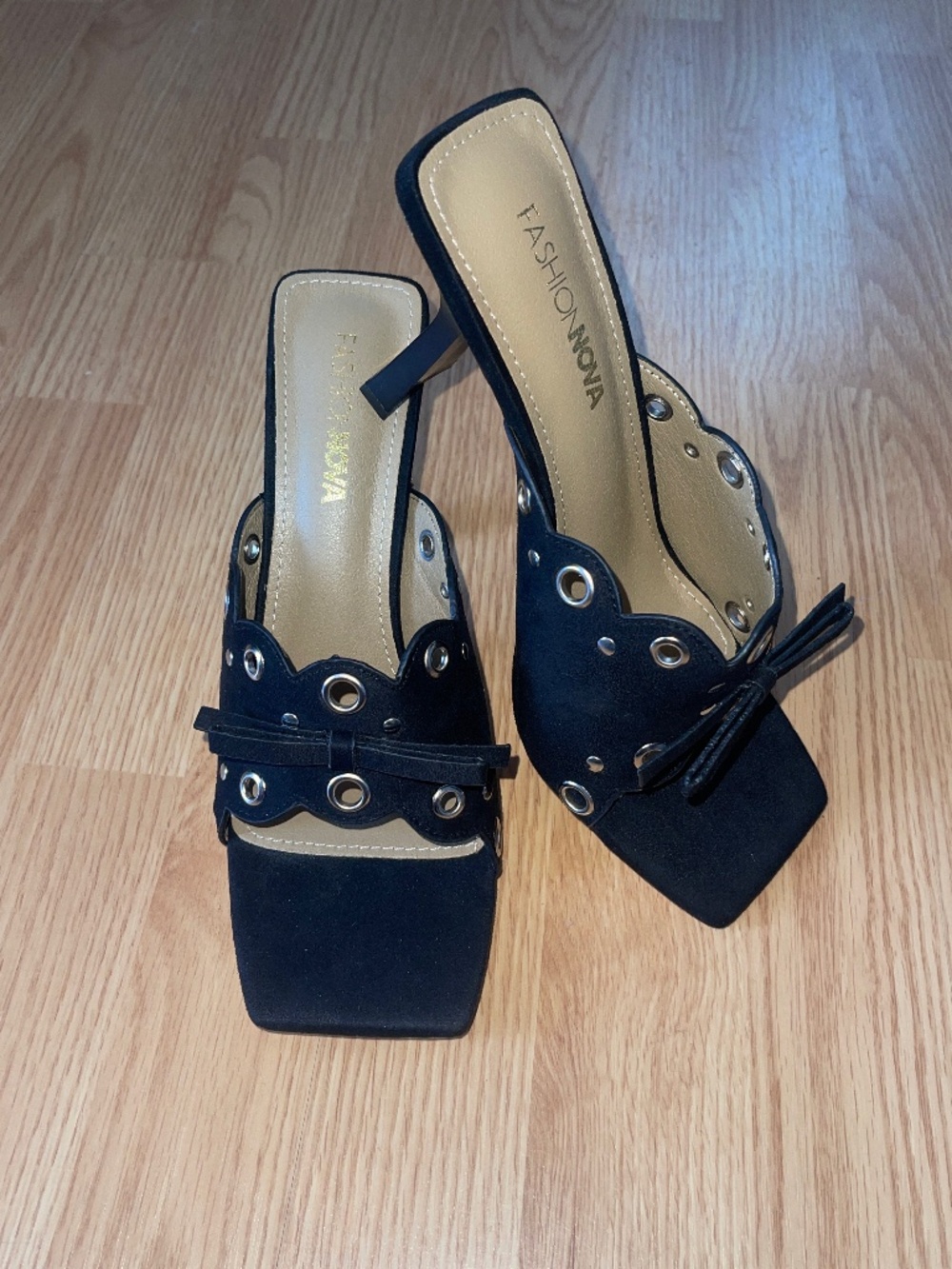 NWOT Fashion Nova Black Square Toe Slip On Heeled Sandals with Bow Size 8.5